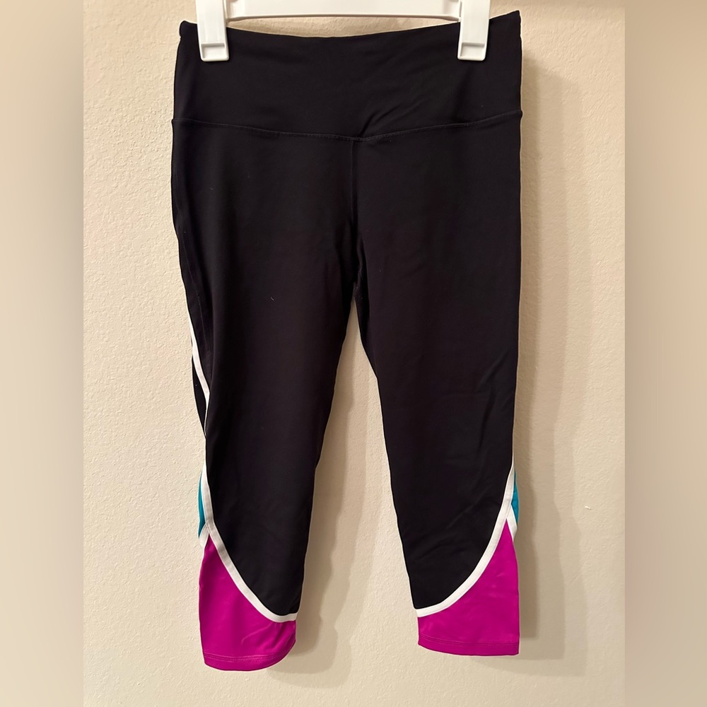 Victoria’s Secret Sport Athletic capri length tights Size MD